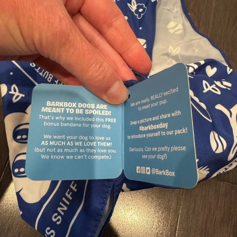 NWT Barkbox Let’s Sniff Butts Blue Bandana with Playful Print